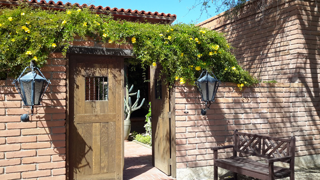 frontgate of Desert Trails B&B